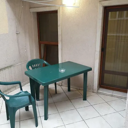 In The Center 1 Varna