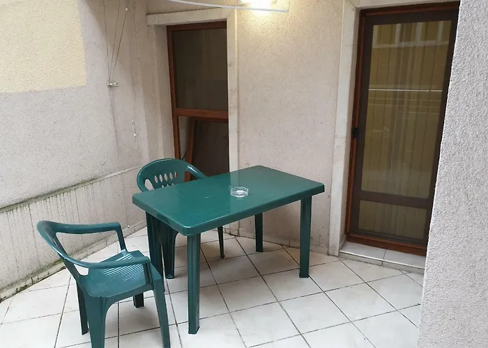 In The Center 1 Varna