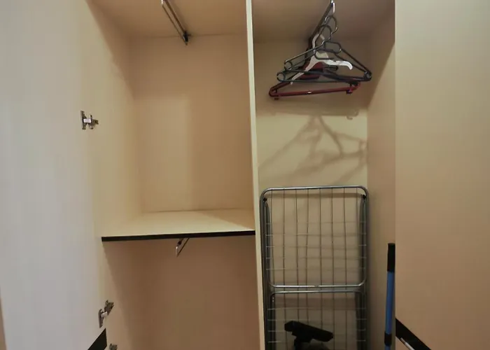 In The Center 1 * Warna